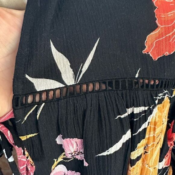 Guess Floral Blouse - Picture 3 of 10